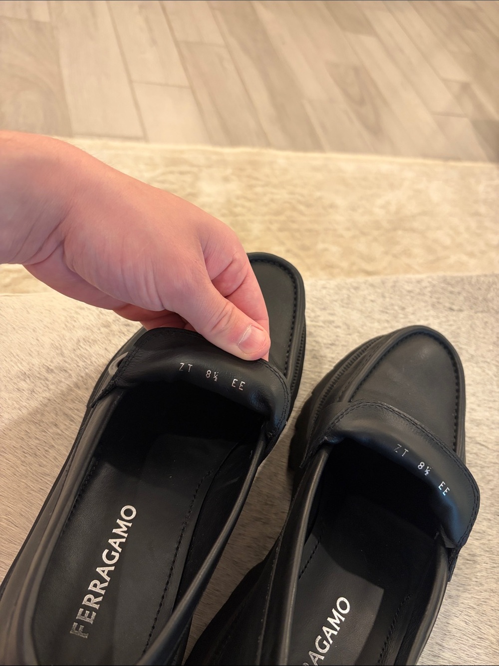 Ferragamo men’s Gancini lug-sole leather loafers in black calfskin - Picture 9 of 10